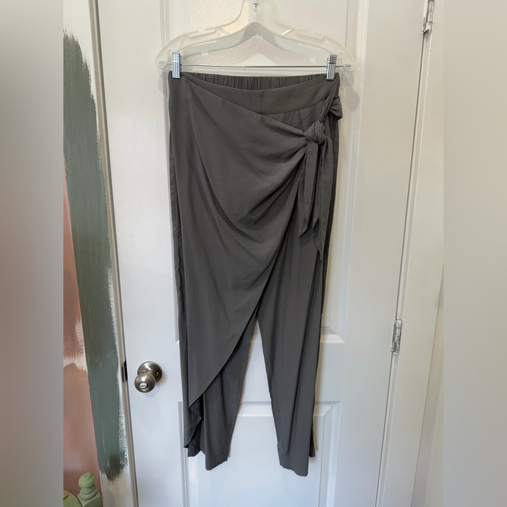 Chic Gray Wrap-Style Tie Waist Pants - Picture 4 of 10